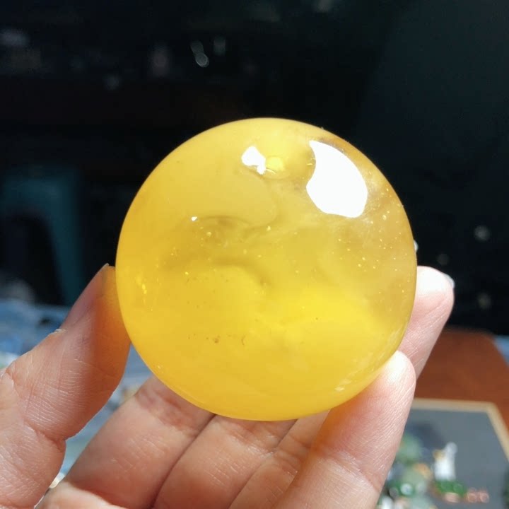 a673一物一图 38g天然蜜蜡吊坠公主面包扣47x28mm