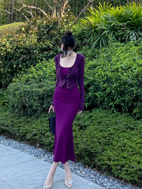 卡戴珊紫色收腰吊带鱼尾连衣裙，性感包臀裙掐腰不规则，短款针织开衫