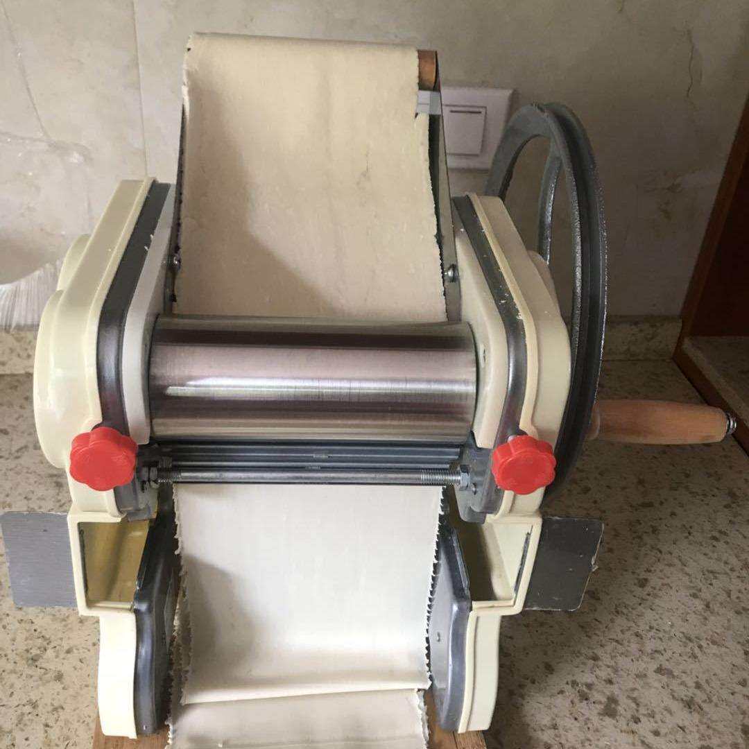 俊厨150型手动家用压面机不锈钢多功能面条机铸铁齿轮小型面皮机