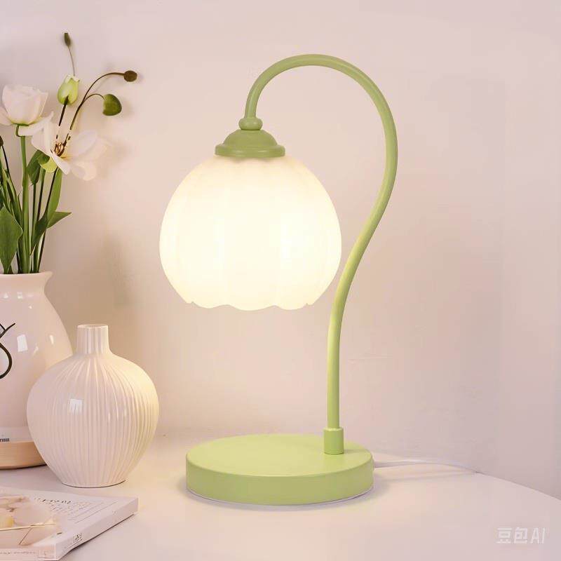 高端主卧台灯卧室床头灯2025新款浪漫轻奢高级感家用护眼小台灯