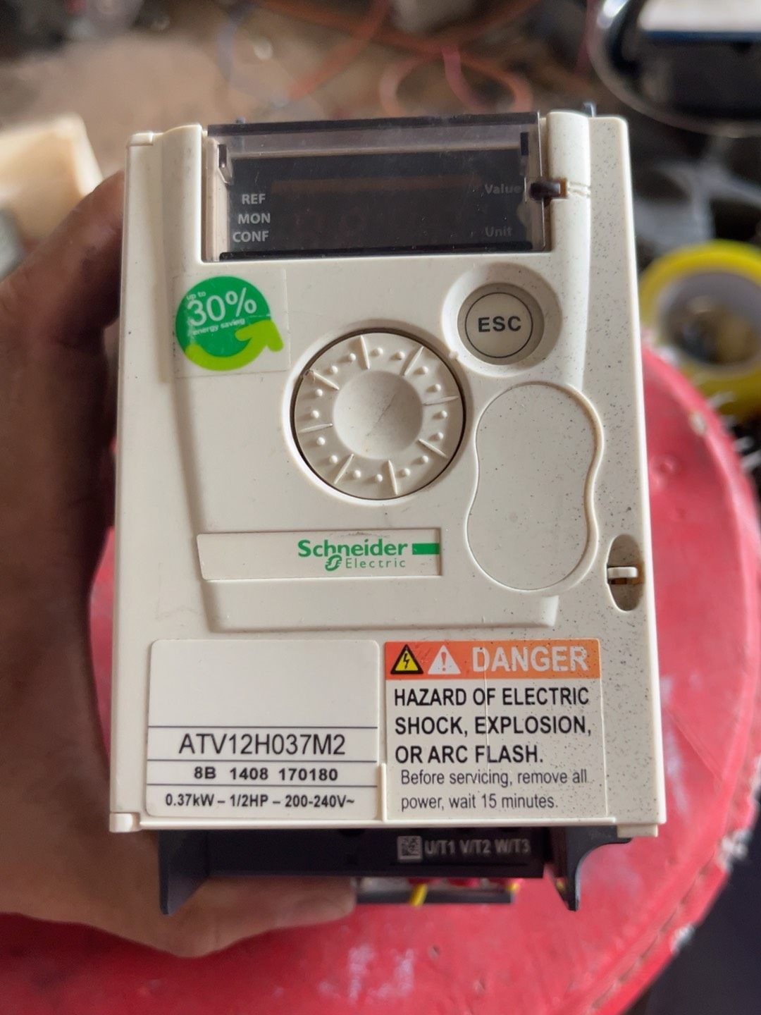 施耐德 ATV12H037M2变频器0.37KW，220V