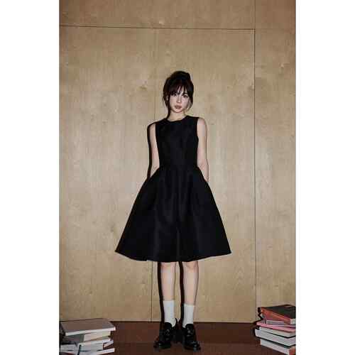 avenement/无袖收腰赫本裙/显瘦设计感中长款立体A字裙摆连衣裙女