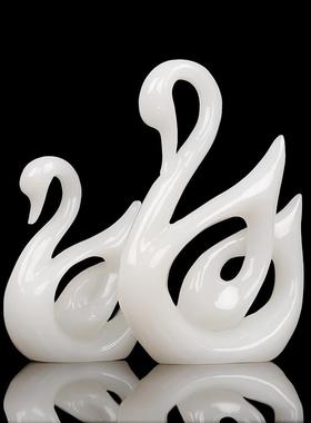 高档天然小玉石天鹅摆件现送代客厅柜电视柜装饰品新人结婚祝福酒