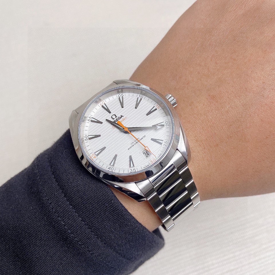 [9.8新]欧米茄海马AT150手表自动机械男款表220.10.41.21.02.001