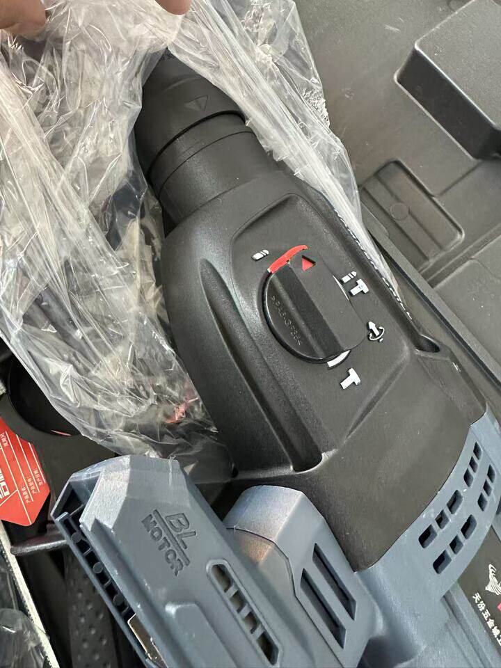 3月30日无锡【F2538】企业库房清理处置已拆封精品品牌工具套装一套（双锂电，正常使用）网络拍卖公告