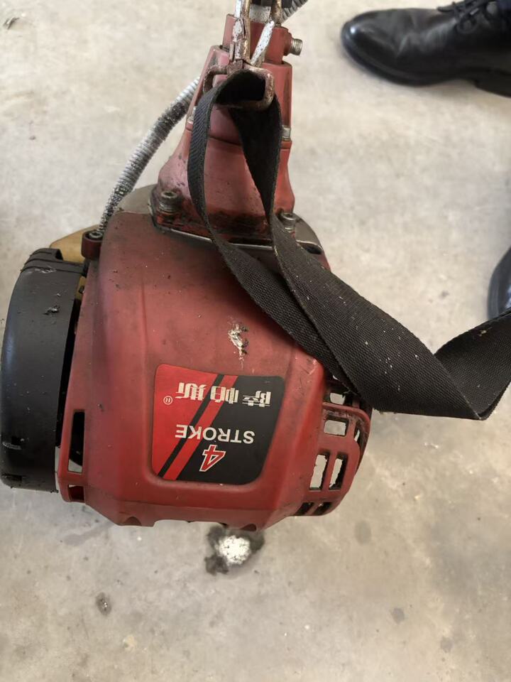 12月11日成都某公司持有的机器设备—微耕机1台，打草机2台网络拍卖公告