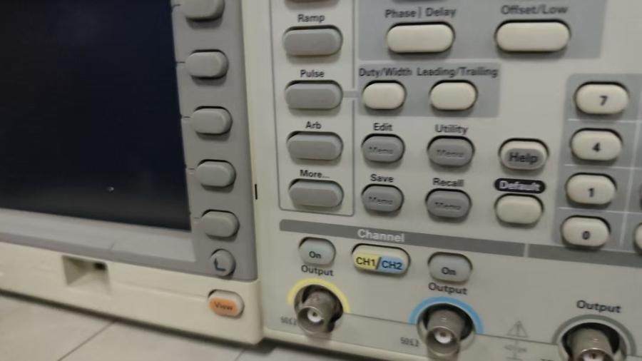 1月4日北京【京械8594】单位淘汰报废处置美国泰克仪器一台网络拍卖公告