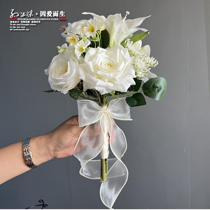 孙小妹花艺 纯洁白色新娘手捧花 摄影道具花领证结婚捧花百年好合
