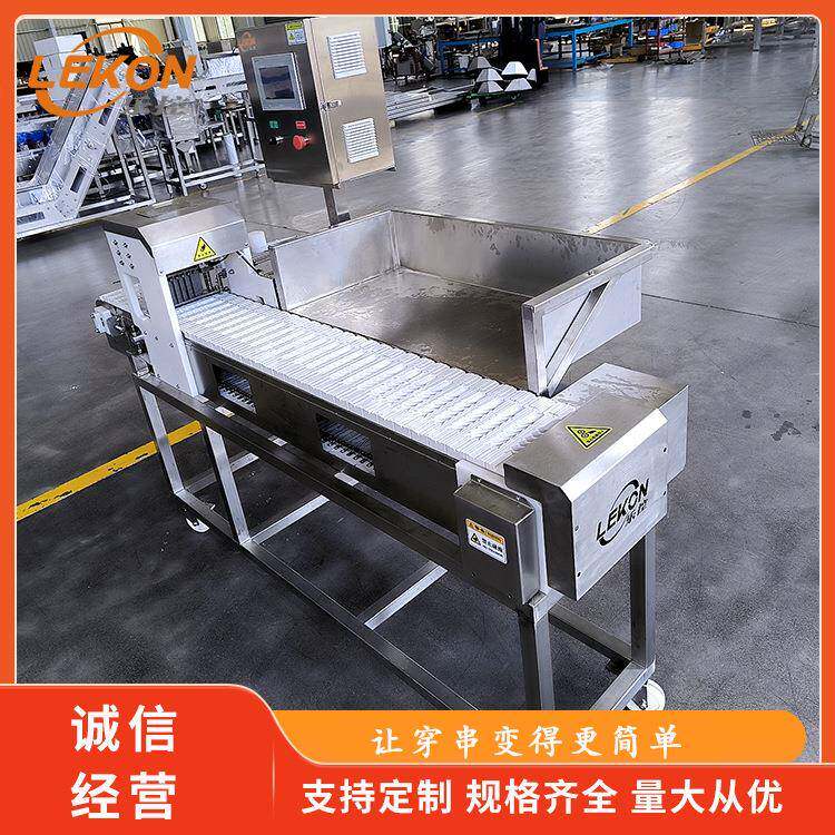 全自动蔬菜海带豆皮穿串机年糕板筋穿串机器资质齐全实地工厂