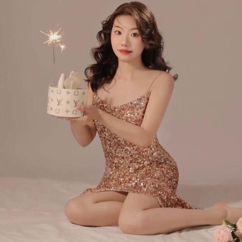 辣妹炸街红色露背亮片领吊带连衣裙女秋冬包臀鱼尾长裙礼服裙子