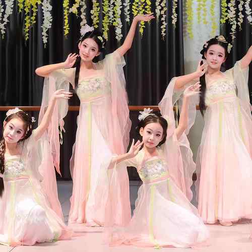 正品儿童演风、古典舞服、春意暖服、中国舞服、表古服、飘逸仙纱