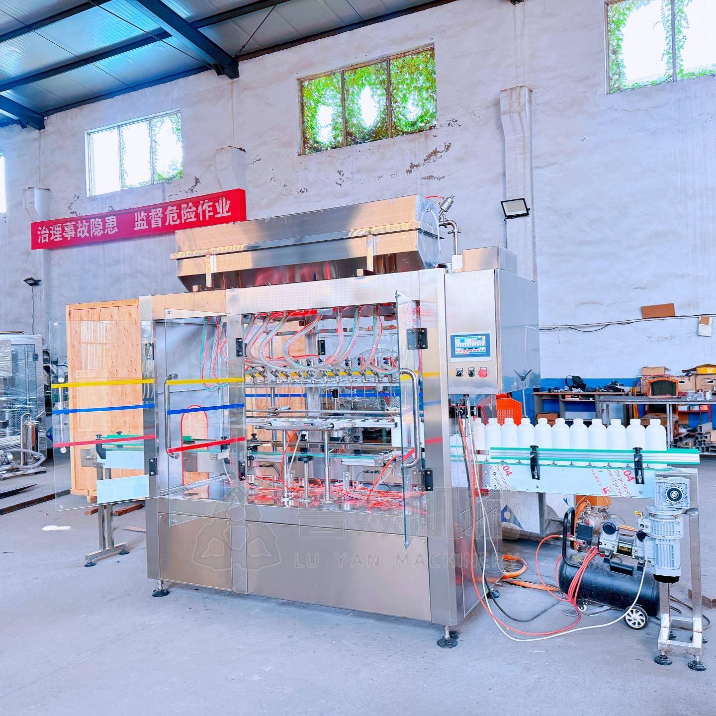 全自动液体肥料灌装机水溶肥营养液定量灌装设备耐腐蚀30不锈钢