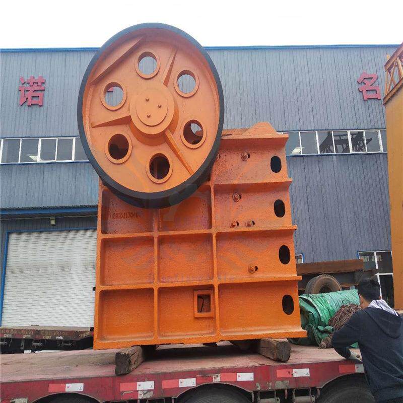 现货正长岩矿用粗鄂式超大型破碎机械移动碎石头河南颚破设备
