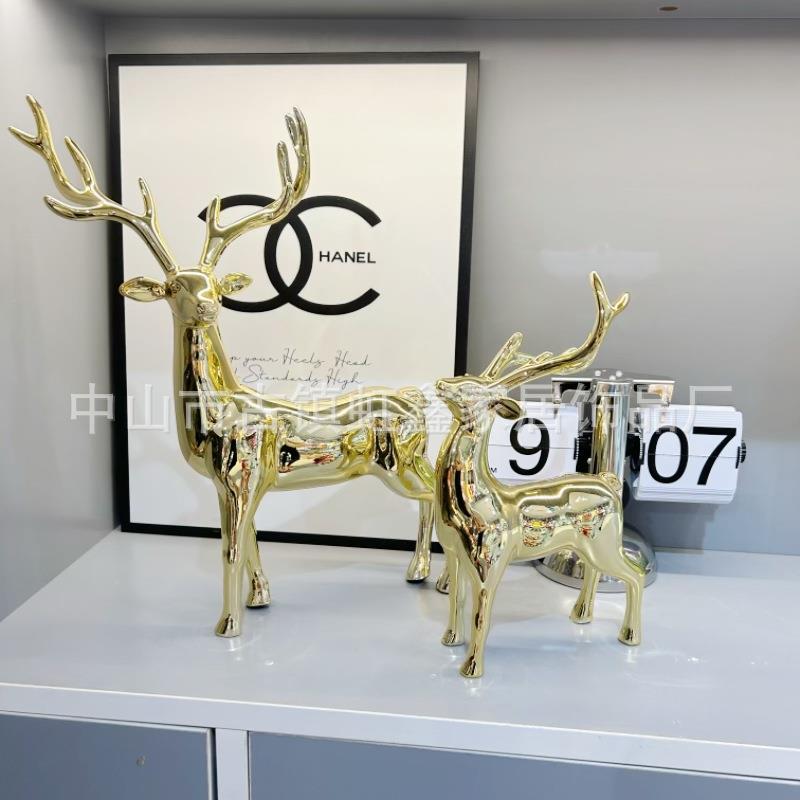 邹小姐: [视频] 邹小姐: 金色麋鹿电视柜摆件现代轻奢家居装饰品