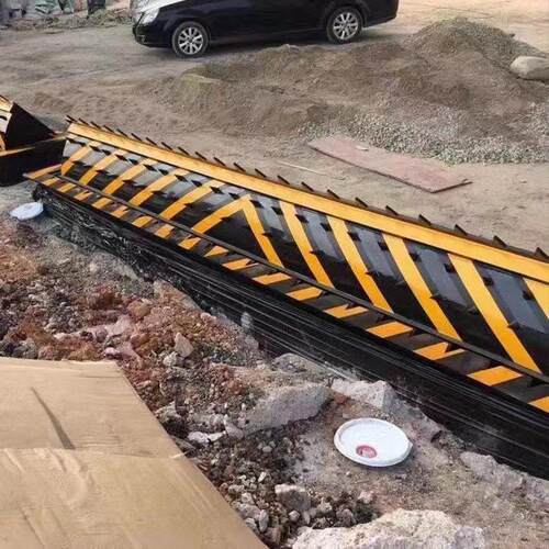 全自动液压翻版路障机防冲撞路障设备遥控升降式路障机