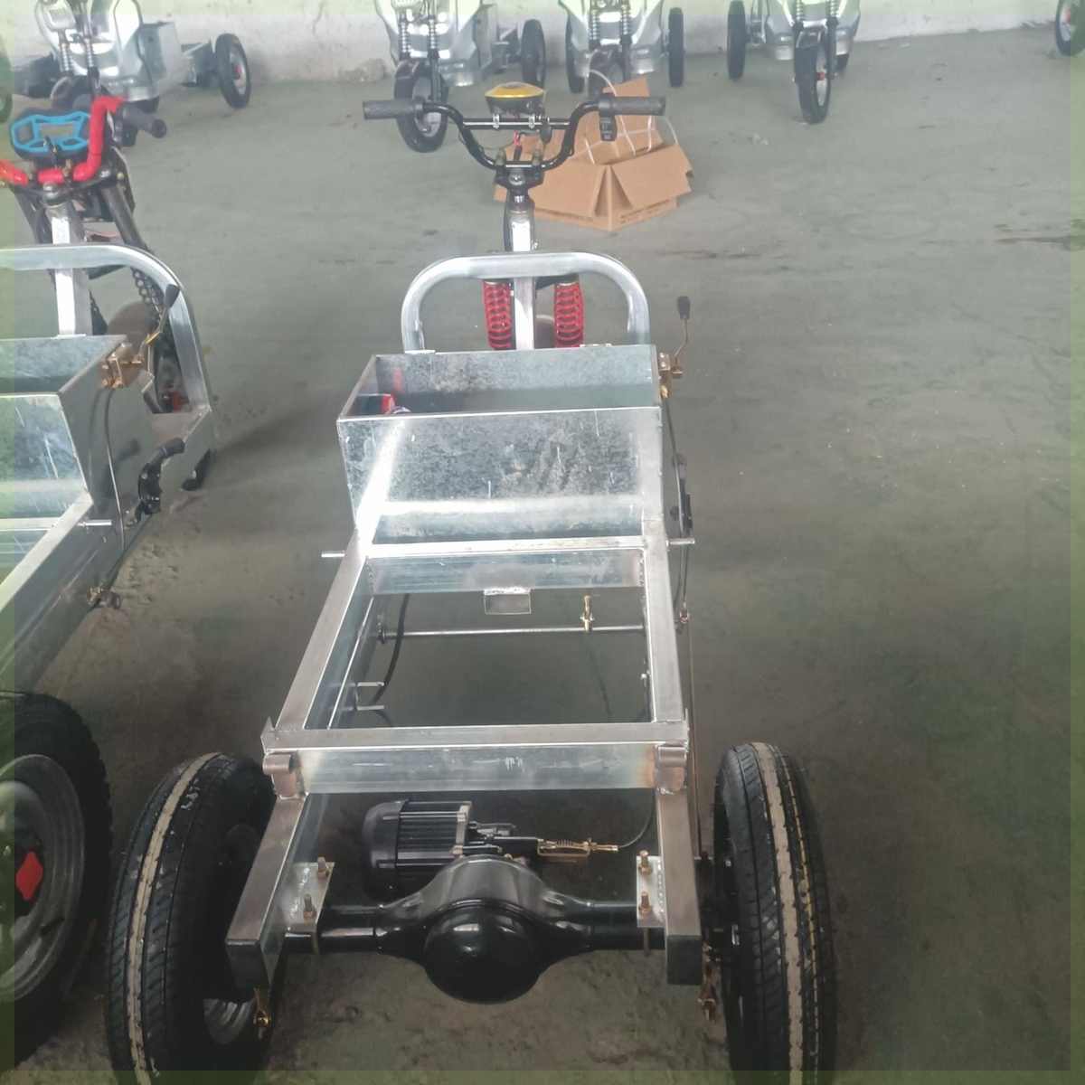 电动三轮拉粪清粪车农场不锈钢白刚养殖多功能车垃圾车翻斗车新款