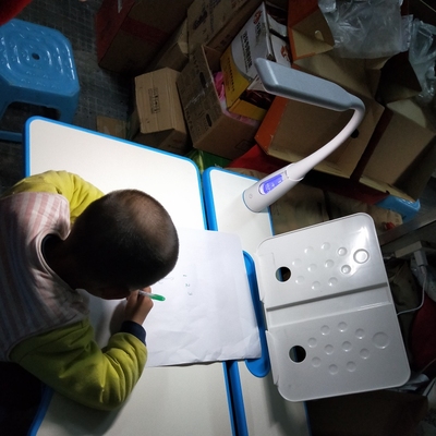 童贝儿儿童学习桌入手点评分析，透过使用见证质量？