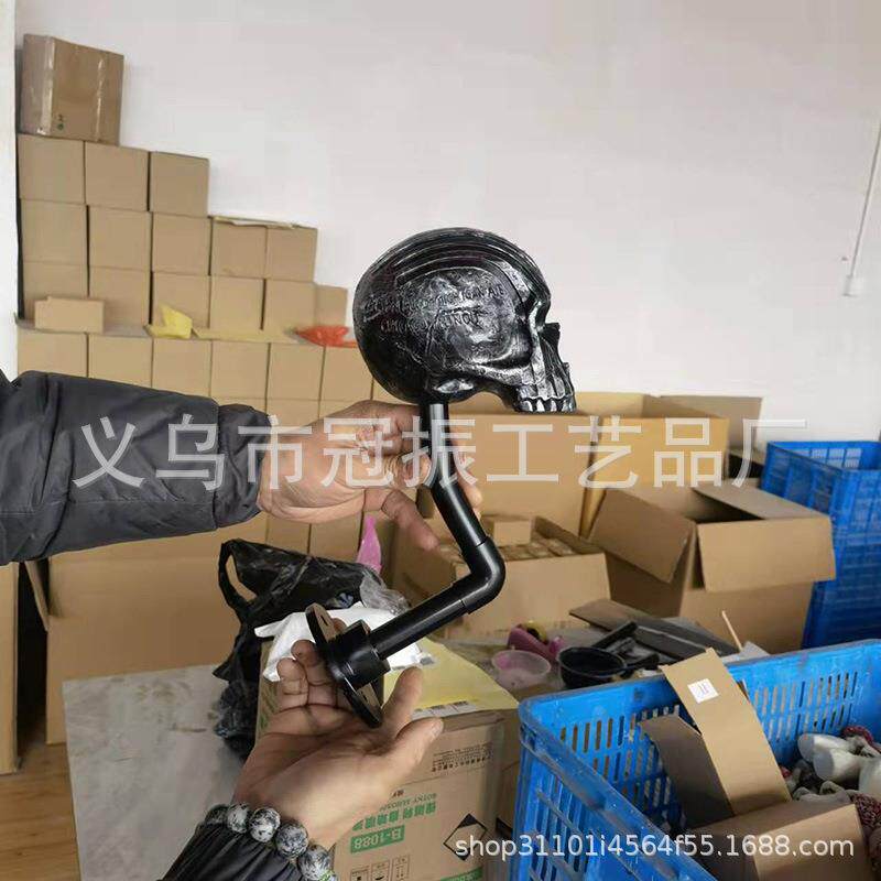 新款直销跨境摩托车头盔骷髅架装饰品树脂摆件挂饰家居庭院设计摩