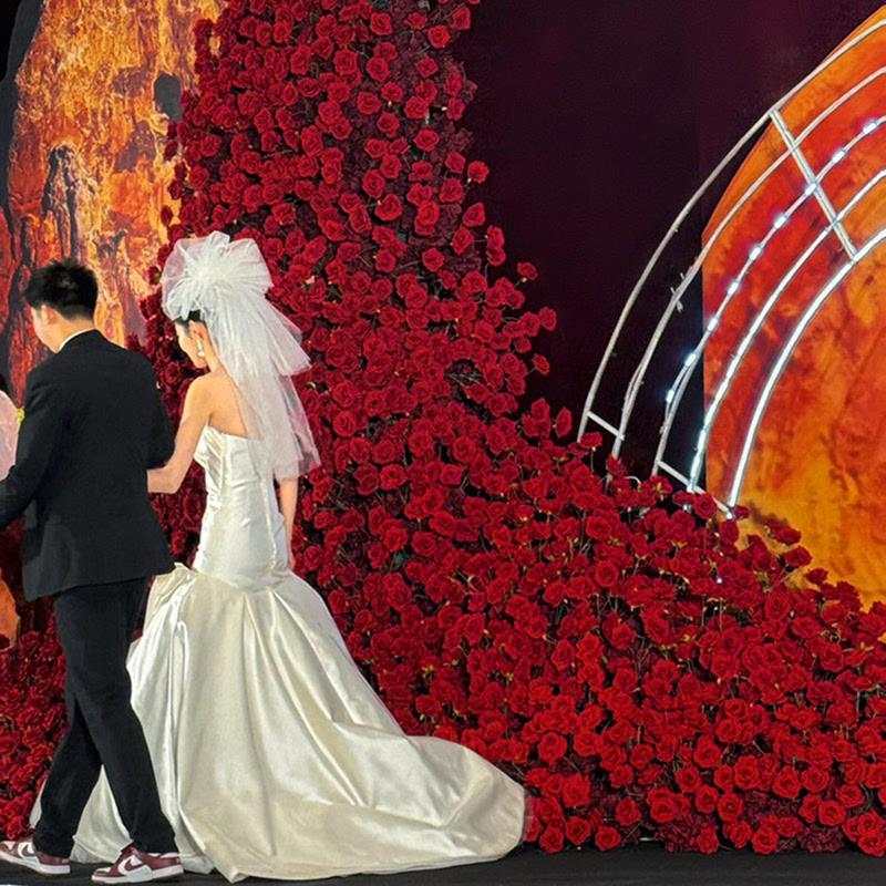 diy玫瑰瀑布结婚装饰楼梯扶手装扮拉花婚房院子布置婚礼出片道具