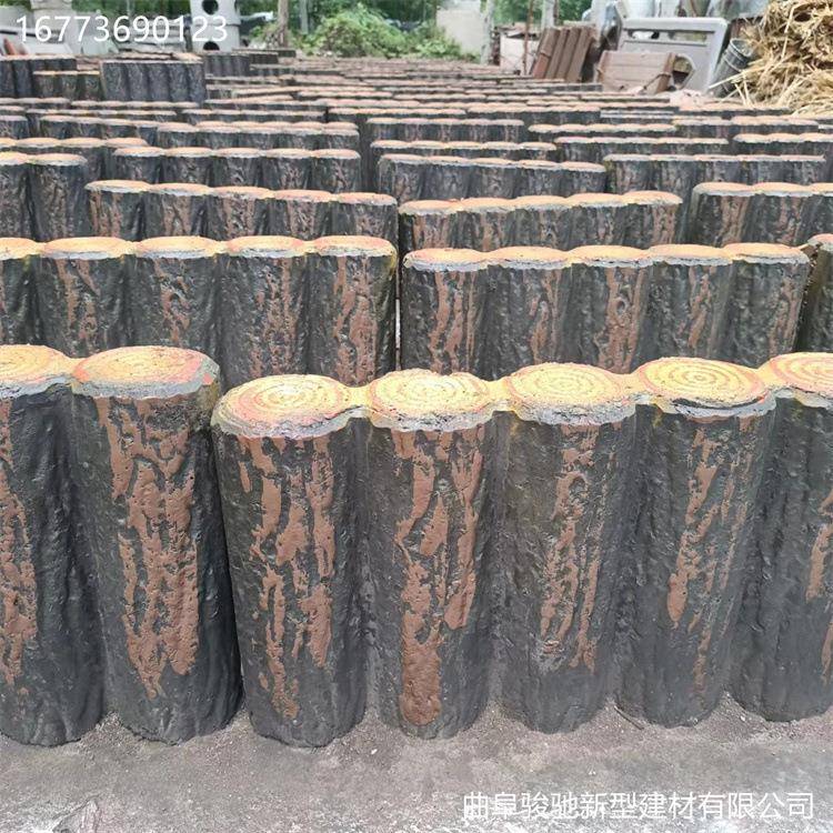 户外护岸水泥桩花园隔断景区混凝土仿木桩纹路精细水泥草坪围栏