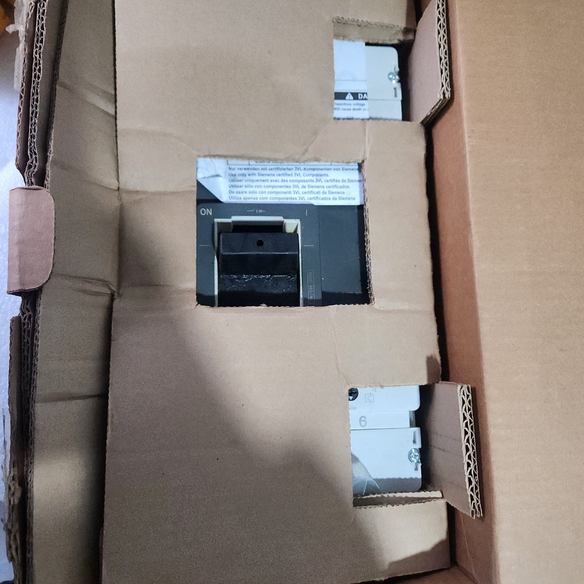 西门子塑壳断路器 VL630H 630A全新库存