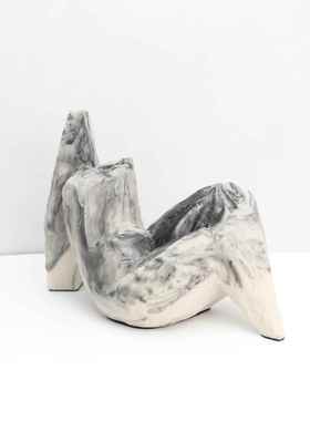 欧式抽象物雕塑桌面板摆件客厅软HOQ电视柜茶几样间玄关家居装人