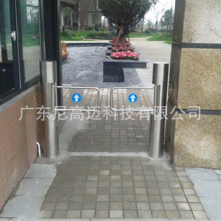 工厂小区柱式感应导向门超市入口门向通行 商场超市自动摆导向