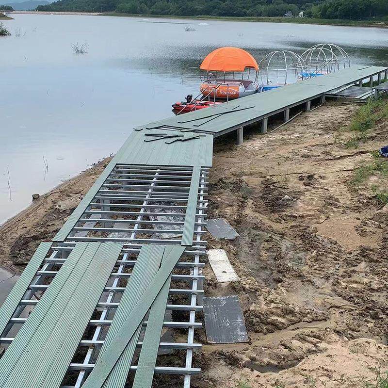 厂家直售户外塑木地板 别墅花园防腐生态木板 强化木塑板在线压花