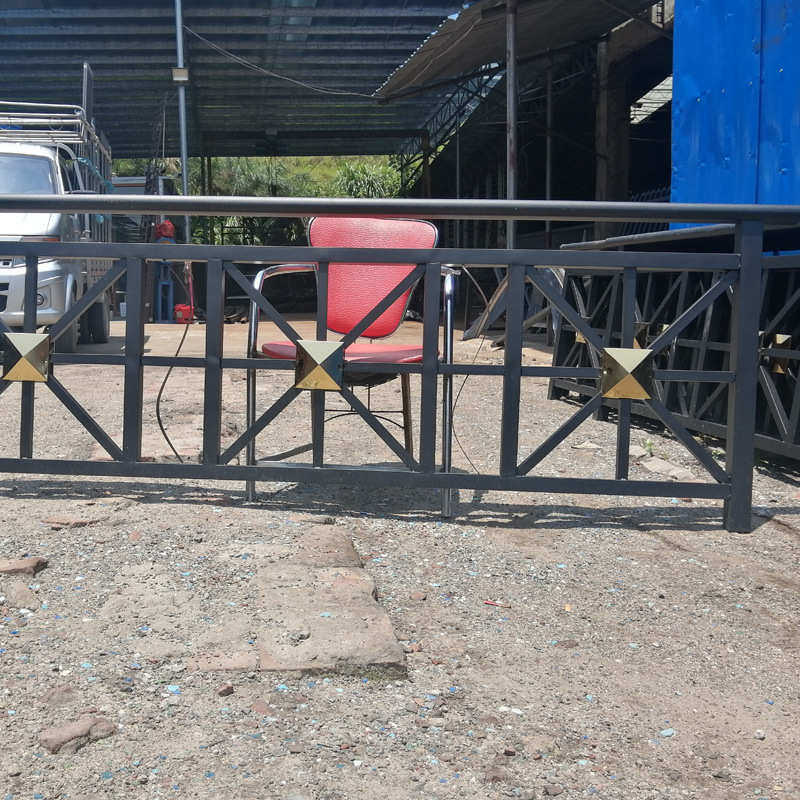 平台装饰栅栏扶手安装铝合金栏杆烤漆绿道长廊护栏花园造型围栏