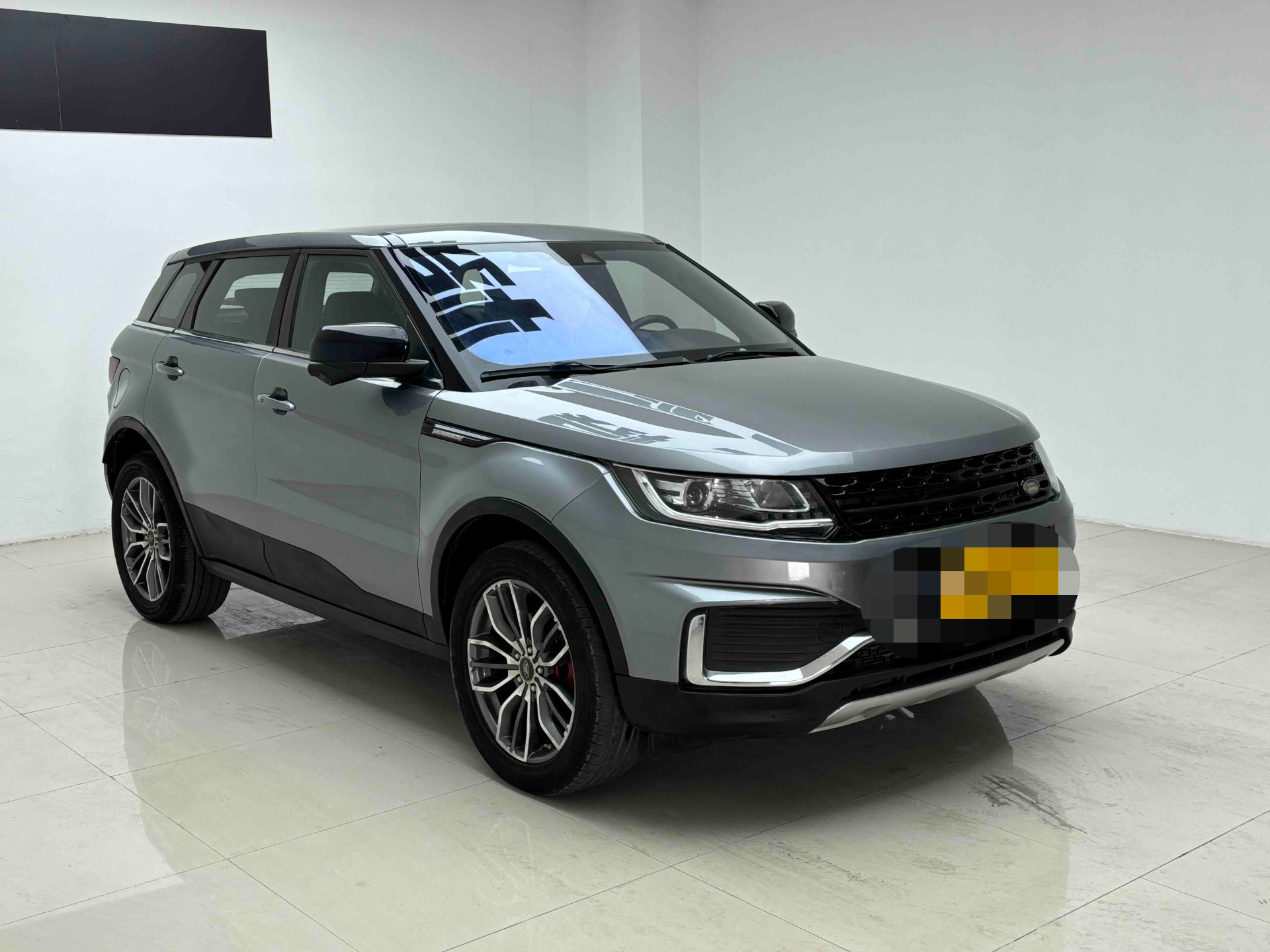 2018 Landwind X7 SUV side profile
