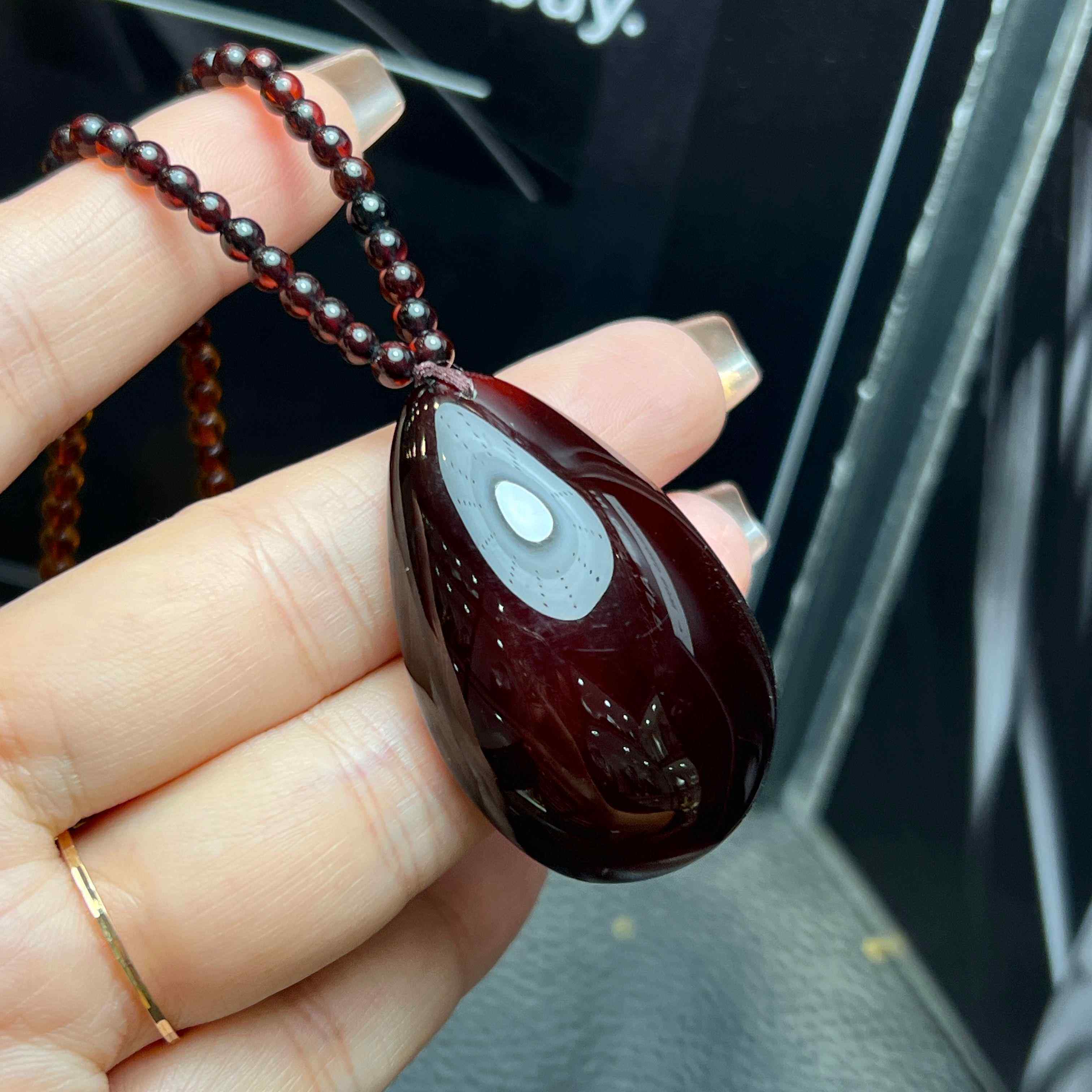 欧洲进口设计 天然琥珀红色血珀吊坠圆珠项链 保真正品 饱满大面