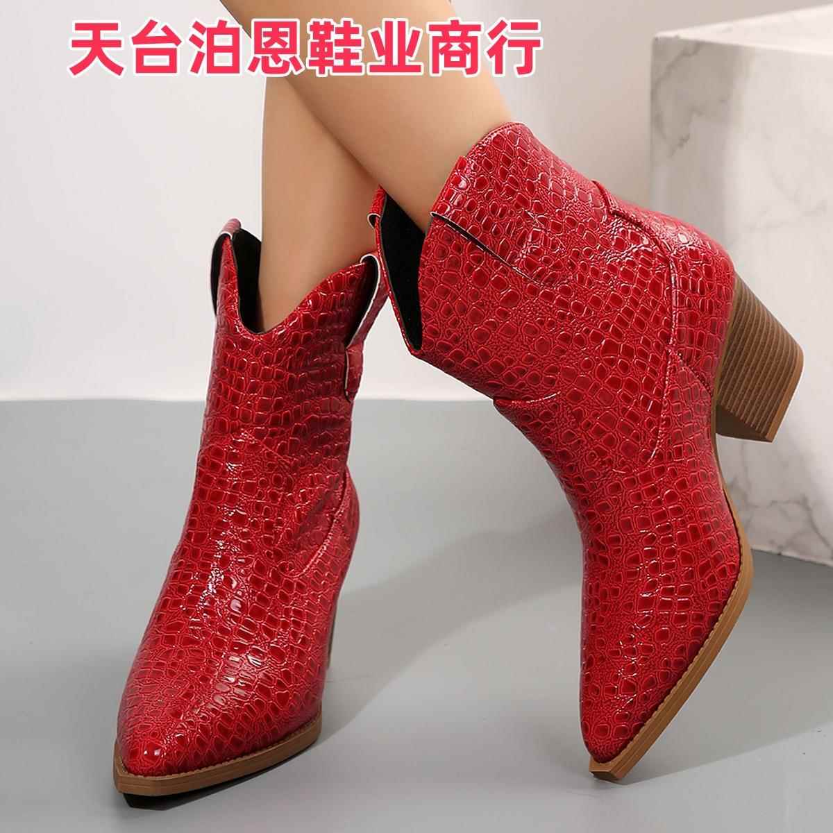 2025欧美秋冬新款现货高跟女式皮靴外贸跨境大码尖头一脚蹬粗跟靴