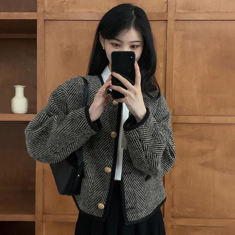 LILY MOST小众独特别致小香风短款外套女设计高级感小个子