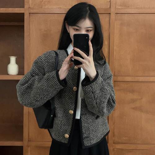 LILY MOST小众独特别致小香风短款外套女设计高级感小个子