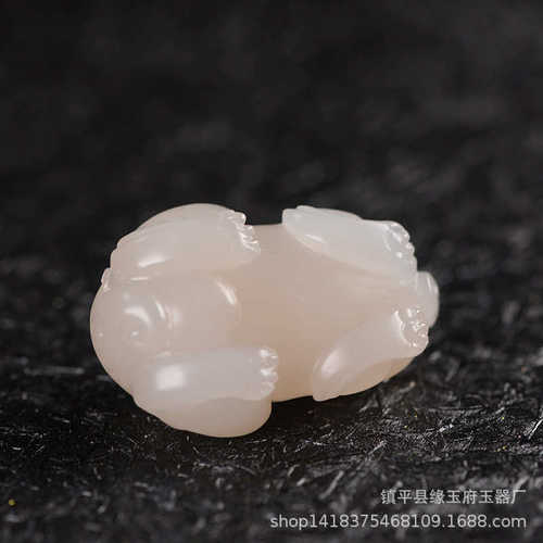 貔貅皮挂件吊藕粉玉石料立体玉器玉休雕刻阿富汗色玉山坠子