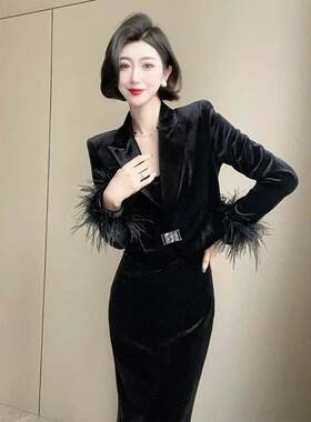 品质气质丝绒两件套2025秋季新款毛毛袖西服外套+吊带连衣裙女