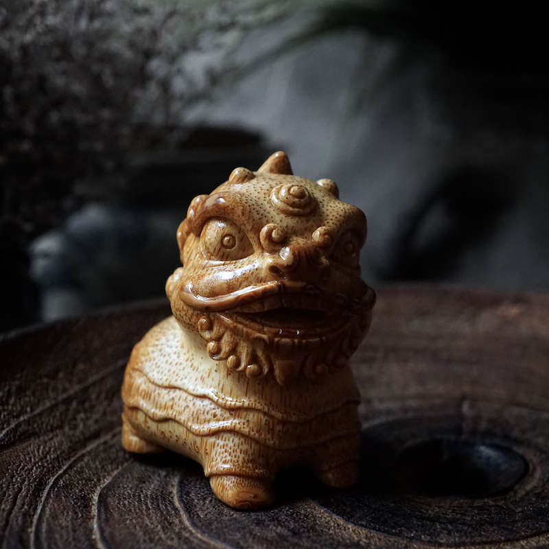 已售 可定制 喜庆小醒狮 大成作品 老料竹根雕 纯手工雕刻 手把件