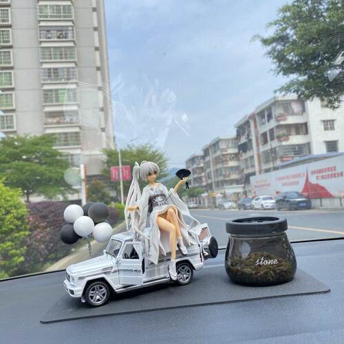 新款汽车摆件高档大气车载香薰车内中控台车内装饰用品大全高端