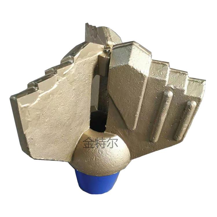 厂家供应 17 1/2寸镶齿牙轮钻头规格 油用牙轮钻头 517 537 617