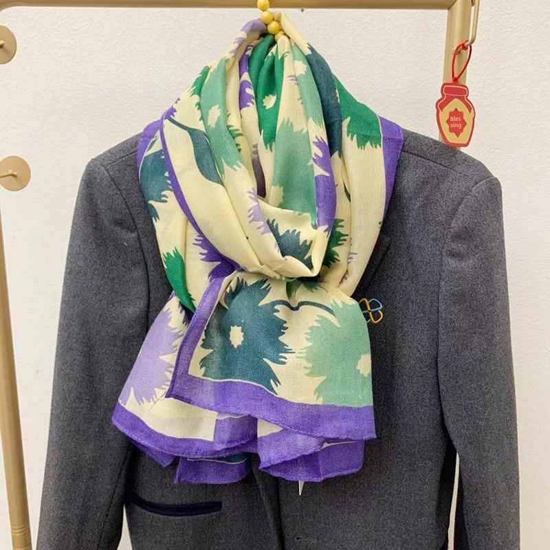 2025冬季新款百搭高级感女士围巾炫彩花朵保暖长巾披肩韩1026u