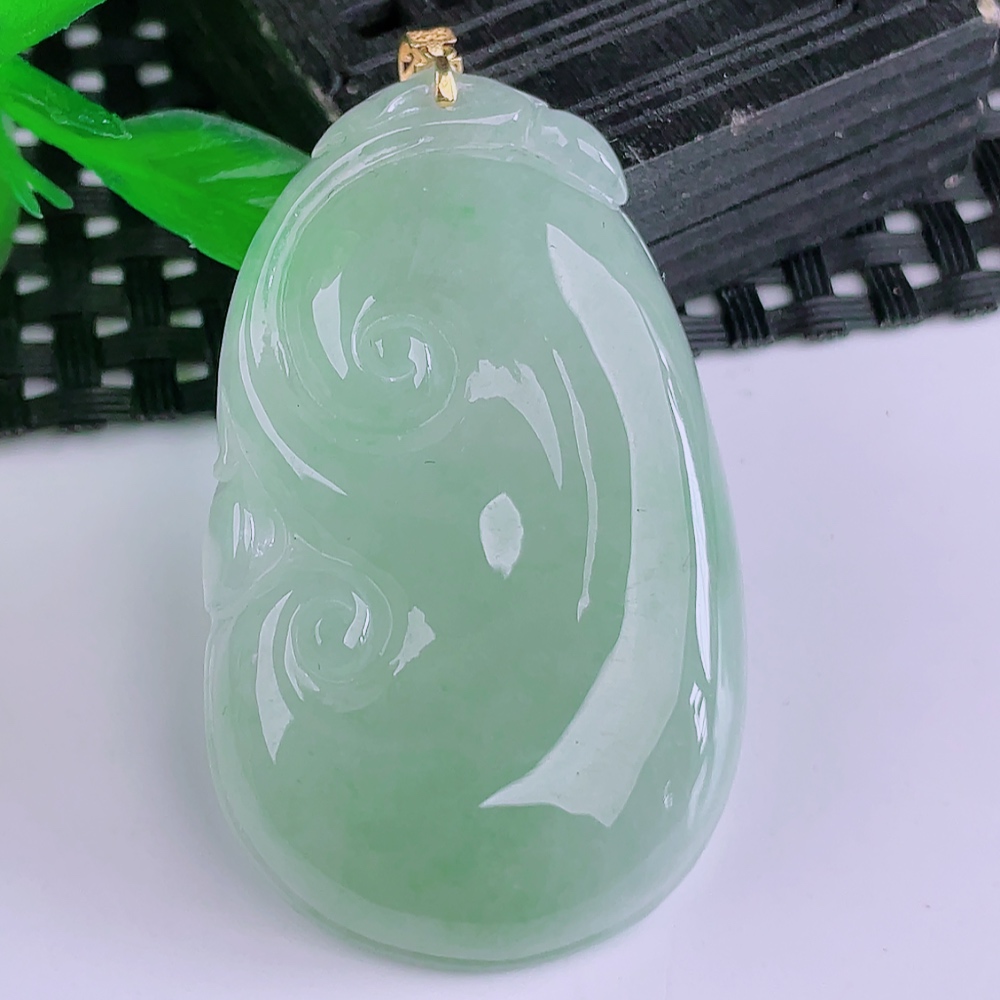 天然真品翡翠正品 冰18k金扣满阳绿阳色满绿精雕如意吊坠  12.49g