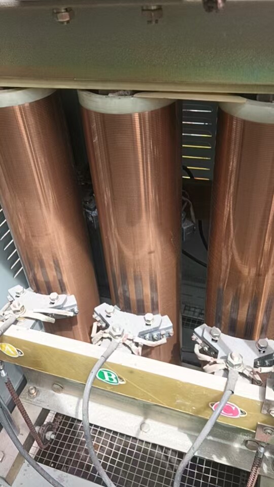 4月12日金华处置废旧铜芯稳压器1台，断路器1台打包处理网络拍卖公告