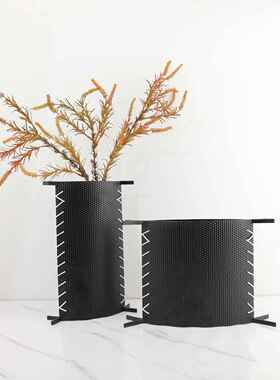 欧式创意简约黑色缝线金属皮革花器摆件样板房客厅书房家居装饰品