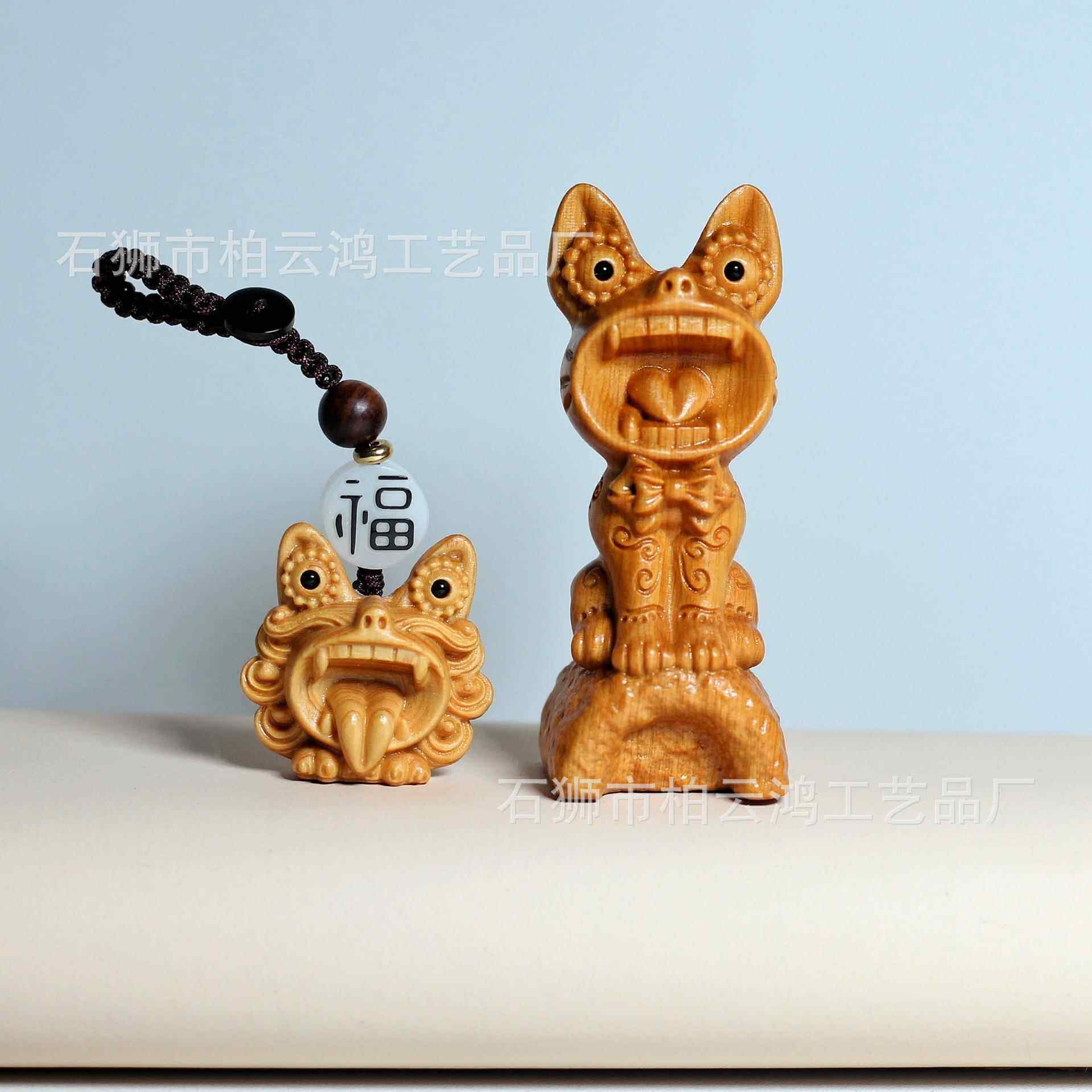 崖柏木雕刻手把件创意木雕云南瓦猫摆件，可爱小猫工艺品景区礼品