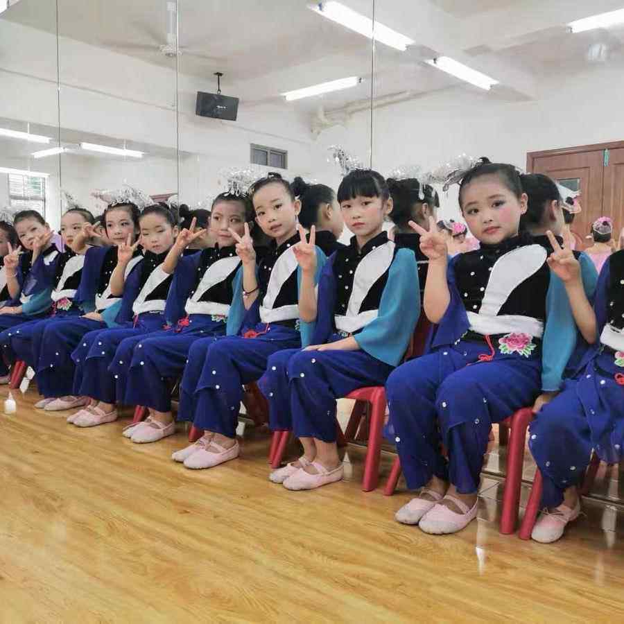 正品儿童桃李喜鹊喳喳喳舞舞蹈服女演出成人舞扇子广场舞舞群民杯