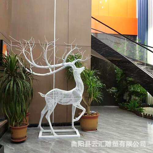 不锈钢发光镂空梅花鹿小鹿雕塑铁艺编织动物鹿户外公园绿地摆件