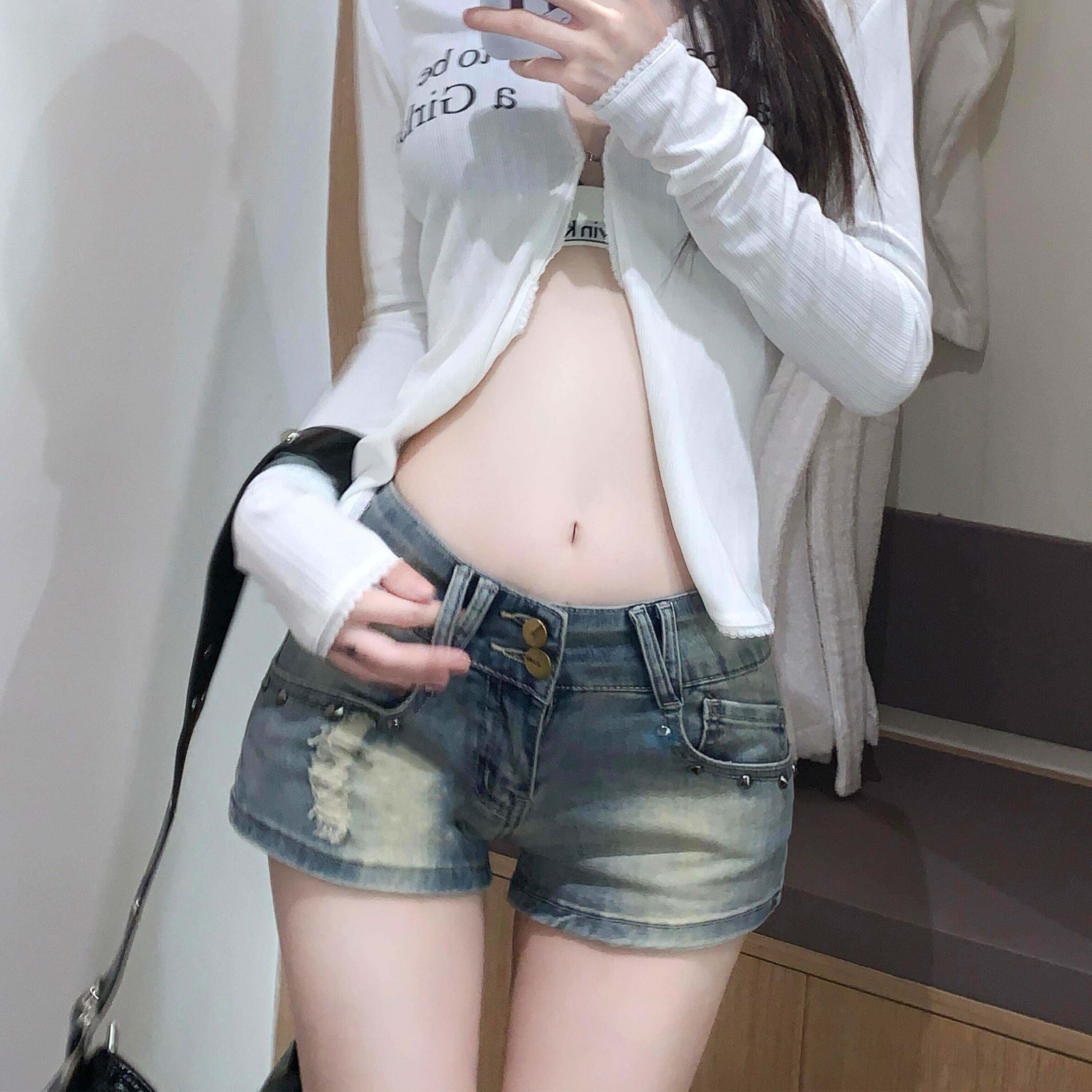美式铆钉低腰牛仔短裤女2026年春季新款提臀丰胯显瘦辣妹a字热裤