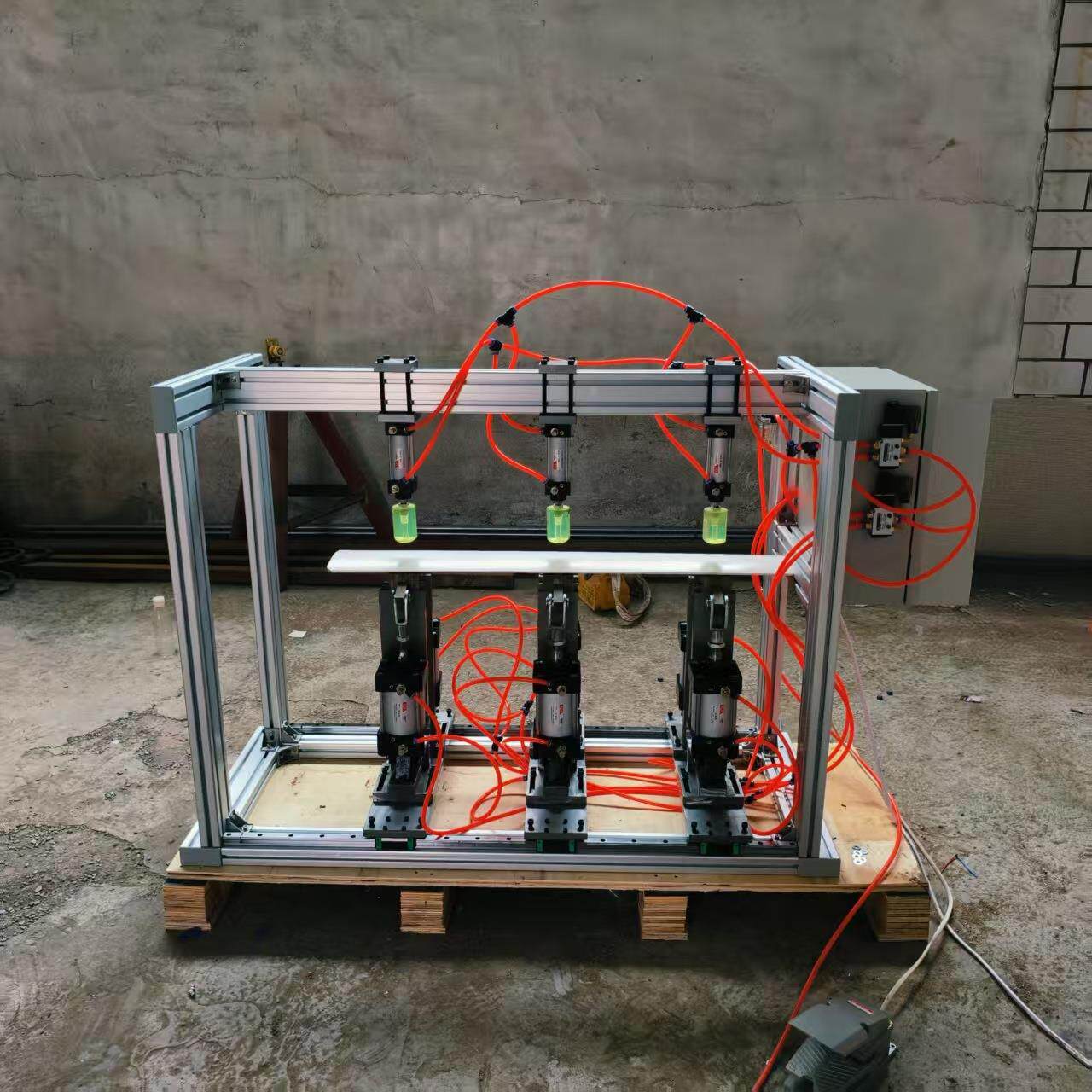 液压冲孔机精准定位PVC材质冲孔铝型材冲孔各种异性型材冲孔设备