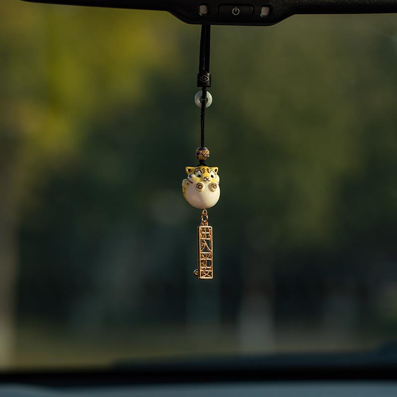 高档原根付创可爱鹿角汽车挂件生后视镜吊坠车载吊饰车内肖虎女士