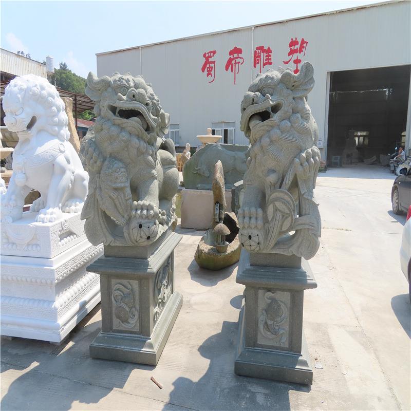 供应石狮子企业门口摆放石雕狮子 石材雕刻成对石雕动物狮子